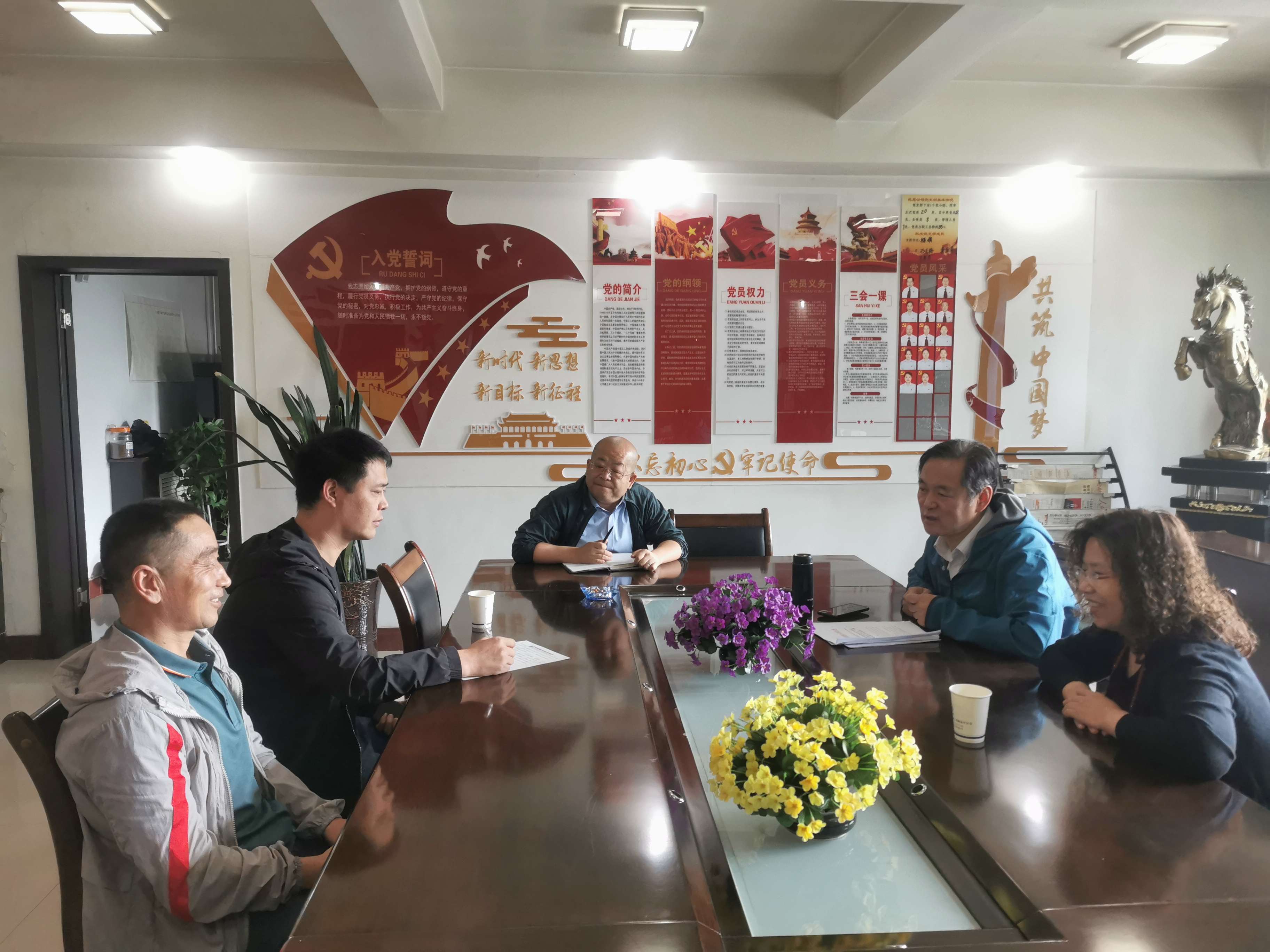 1631523205950346.jpg 召開(kāi)擁軍優(yōu)撫座談會(huì) 程彩琳攝.jpg